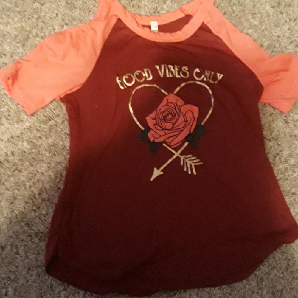 Girls offshoulder shirt